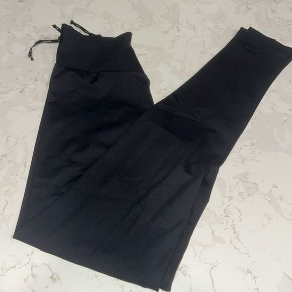 Black Hipkini Leggings - Picture 1 of 5